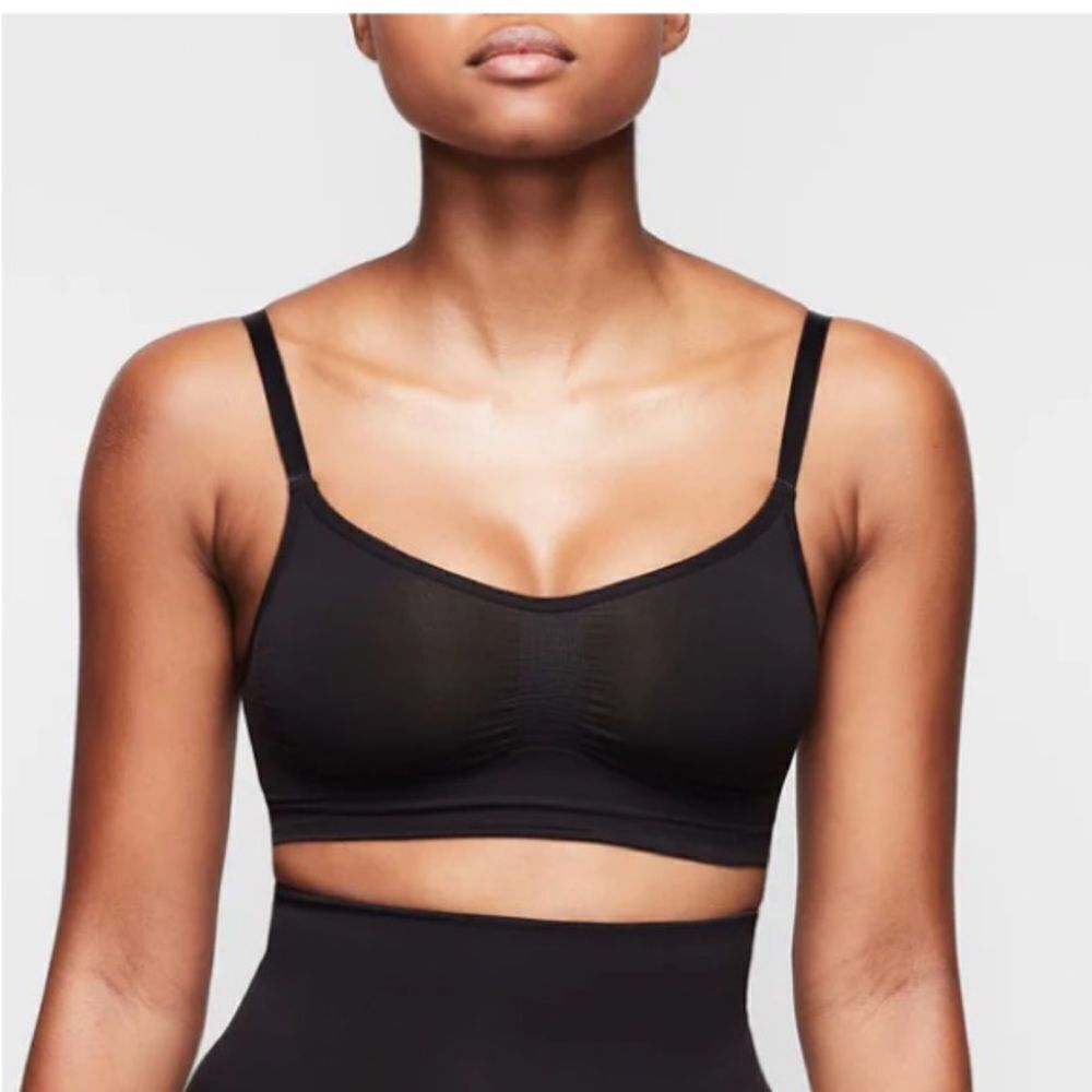 NWOT SKIMS Seamless Sculpt Bralette In Onyx Black Bra Active Sport Bra